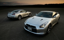   Nissan GT-R,    